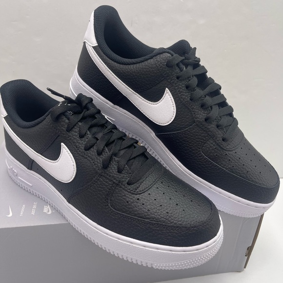 Nike Men’s AIR FORCE 1'07
BLACK/WHITE
NOIR/BLANC CT2302 002 Platform Sneakers - Picture 14 of 16